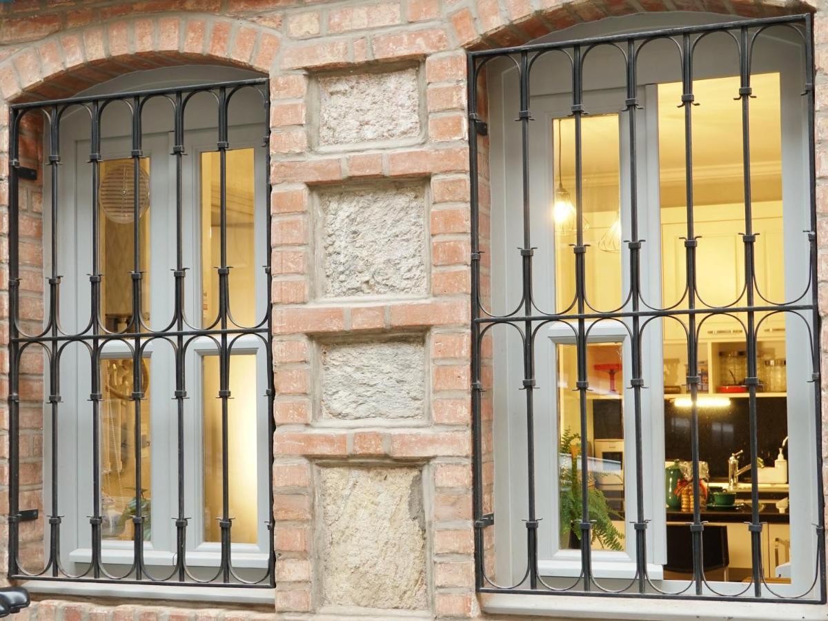 Tilas - Rooms In 19Th Century Wooden Townhouse,Kadikoy Istambul Exterior foto
